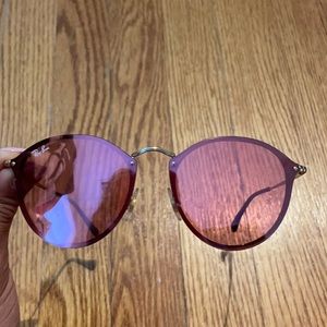 Pink ray ban sunglasses 2 scratches on left lense